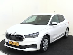 Skoda Fabia - 1.0 TSI Ambition | Parkeersensoren achter | Cruise control | CarPlay | Lane assist | Elekt