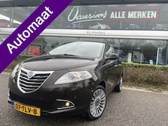Lancia Y(psilon) - Ypsilon 0.9 TwinAir Platinum Automaat - Airco - Mistlampen voor - Parkeersensoren achter
