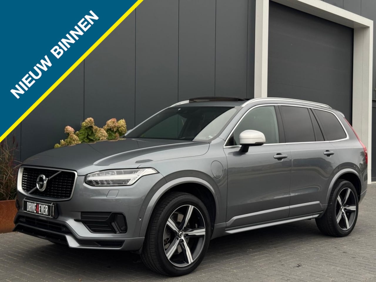 Volvo XC90 - 2.0 T8 TE AWD R-Des. 392pk PANO CR CONTROL CAMERA NAVI ECC - AutoWereld.nl