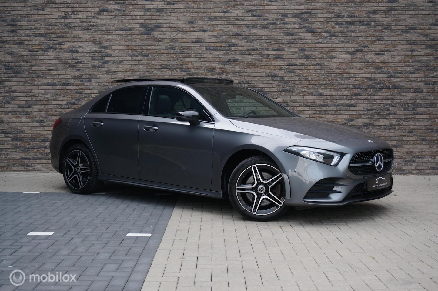 Mercedes-Benz A-klasse - A250e AMG Night | Pano Camera Widescreen Carplay LED - AutoWereld.nl