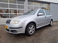 Skoda Fabia - 1.4-16V Elegance A.P.K. tot oktober 2026