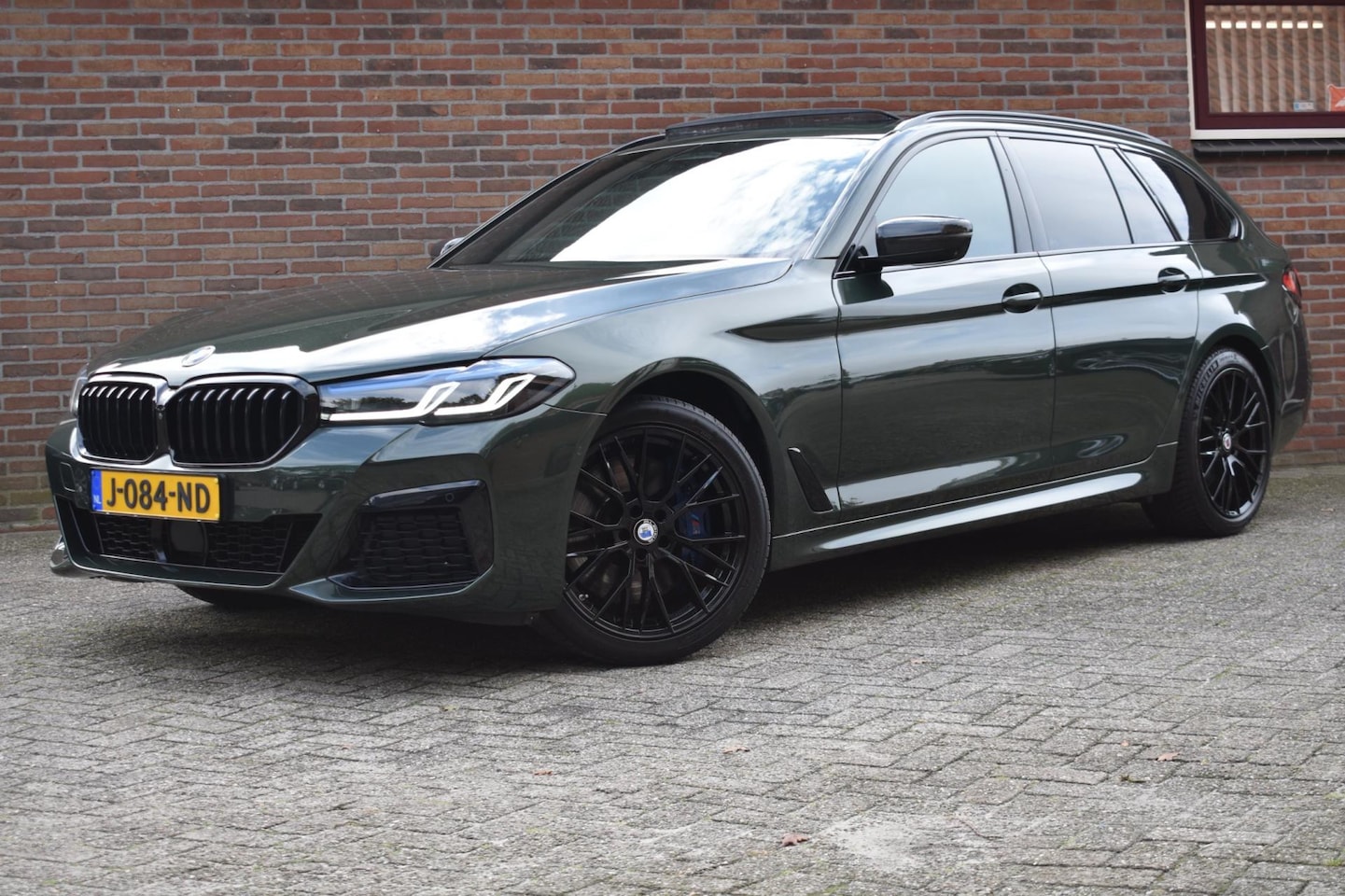 BMW 5-serie Touring - 540d xDrive High Executive '20 LASER LIGHT Pano Leder Clima Cruise Inruil mogelijk - AutoWereld.nl