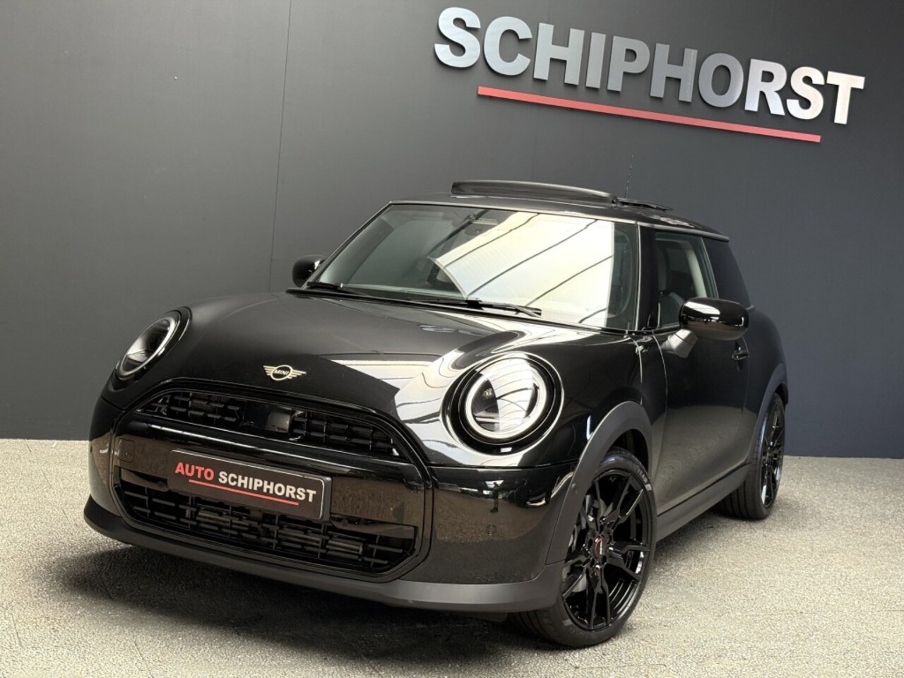 MINI Cooper - Cooper 3-drs C 156pk Jcw 18 lmv Pano leer Key-less Head-up - AutoWereld.nl