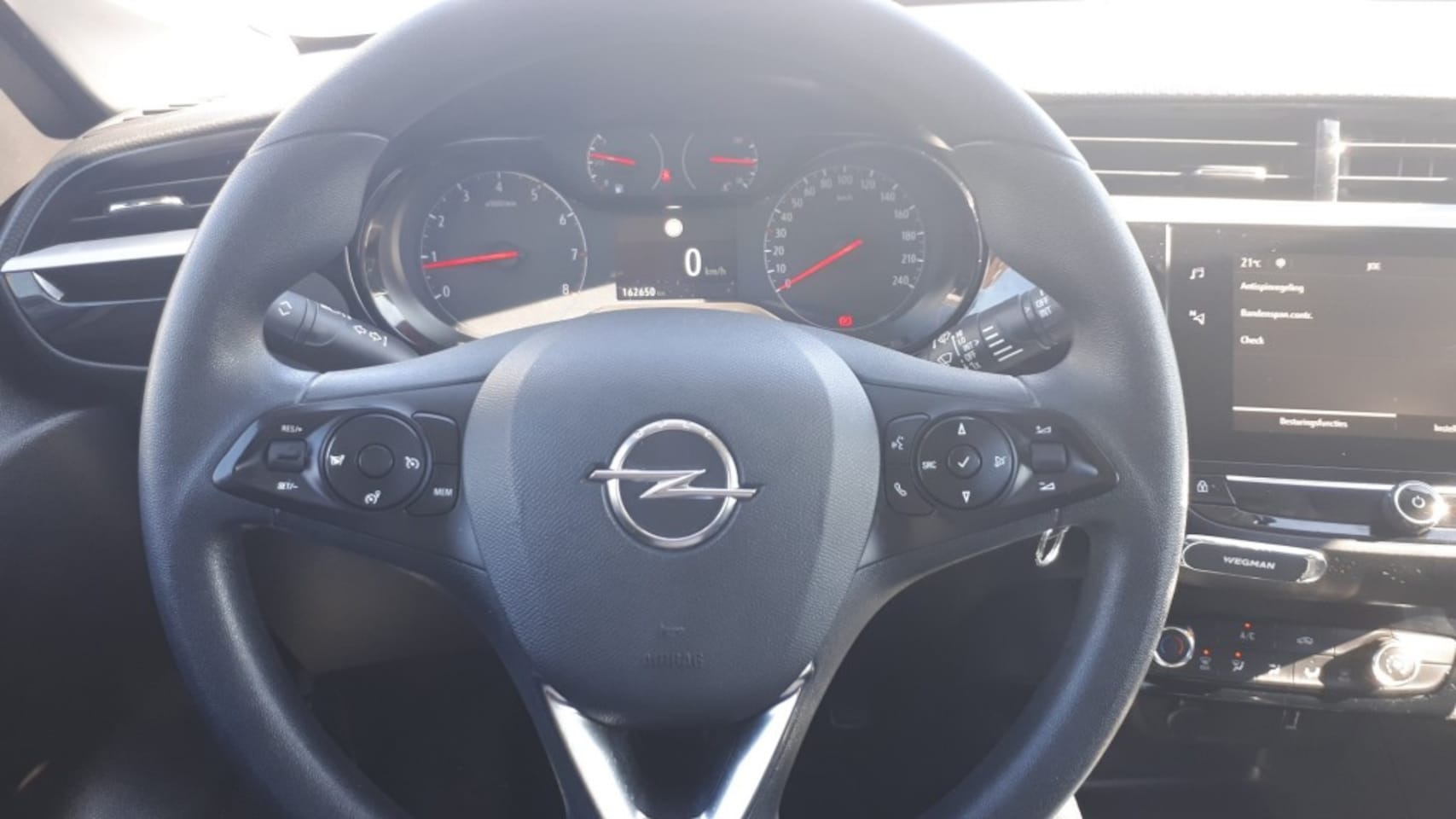 Opel Corsa - 1.2 Edition RADIO/AIRCO/NAVI/CRUISE/ELEC.SPIEGELS+RAMEN VOOR