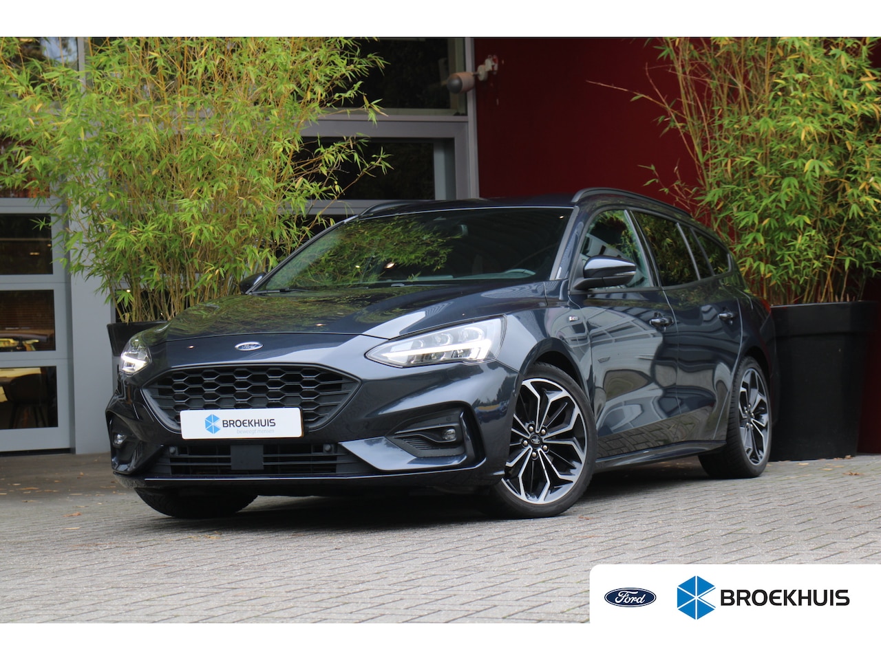 Ford Focus Wagon - 1.0 EcoBoost ST Line Business | Elek. Trekhaak | Clima | Full LED | Navi | Stoel-stuurverw - AutoWereld.nl