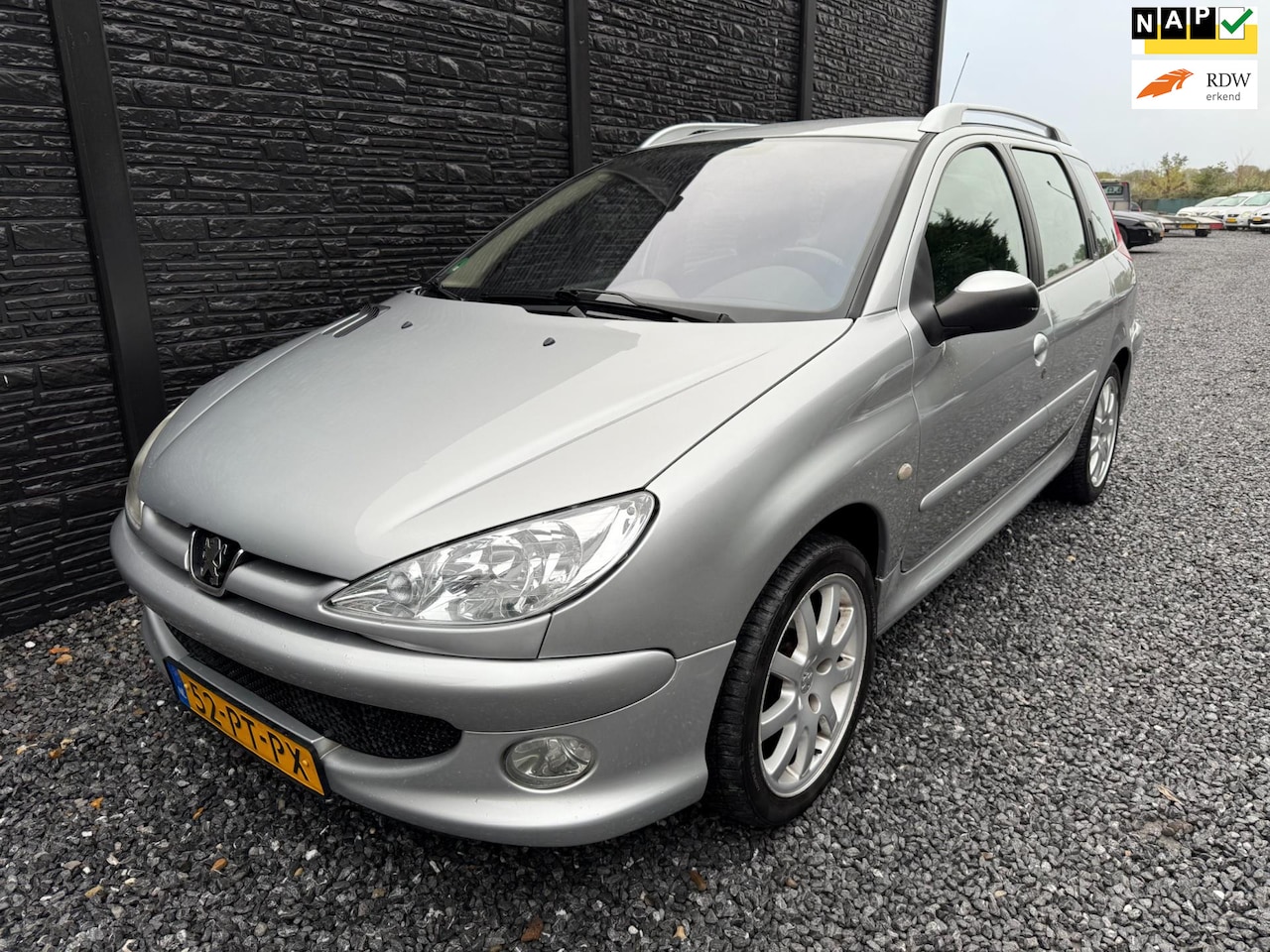 Peugeot 206 SW - 1.6-16V Quiksilver Orgineel NL Auto, Nap,Airco,16'' lm Velgen - AutoWereld.nl
