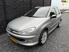 Peugeot 206 SW - 1.6-16V Quiksilver Orgineel NL Auto, Nap, Airco, 16'' lm Velgen
