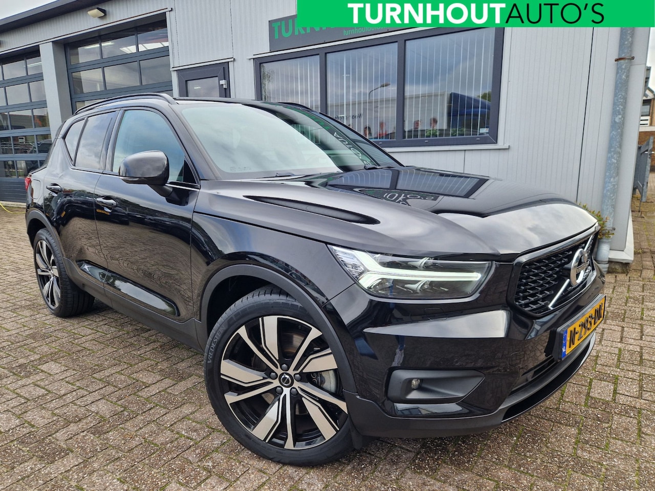 Volvo XC40 - 1.5 T5 Recharge R-Design Pano | Harman Kardon | Blis | Camera - AutoWereld.nl