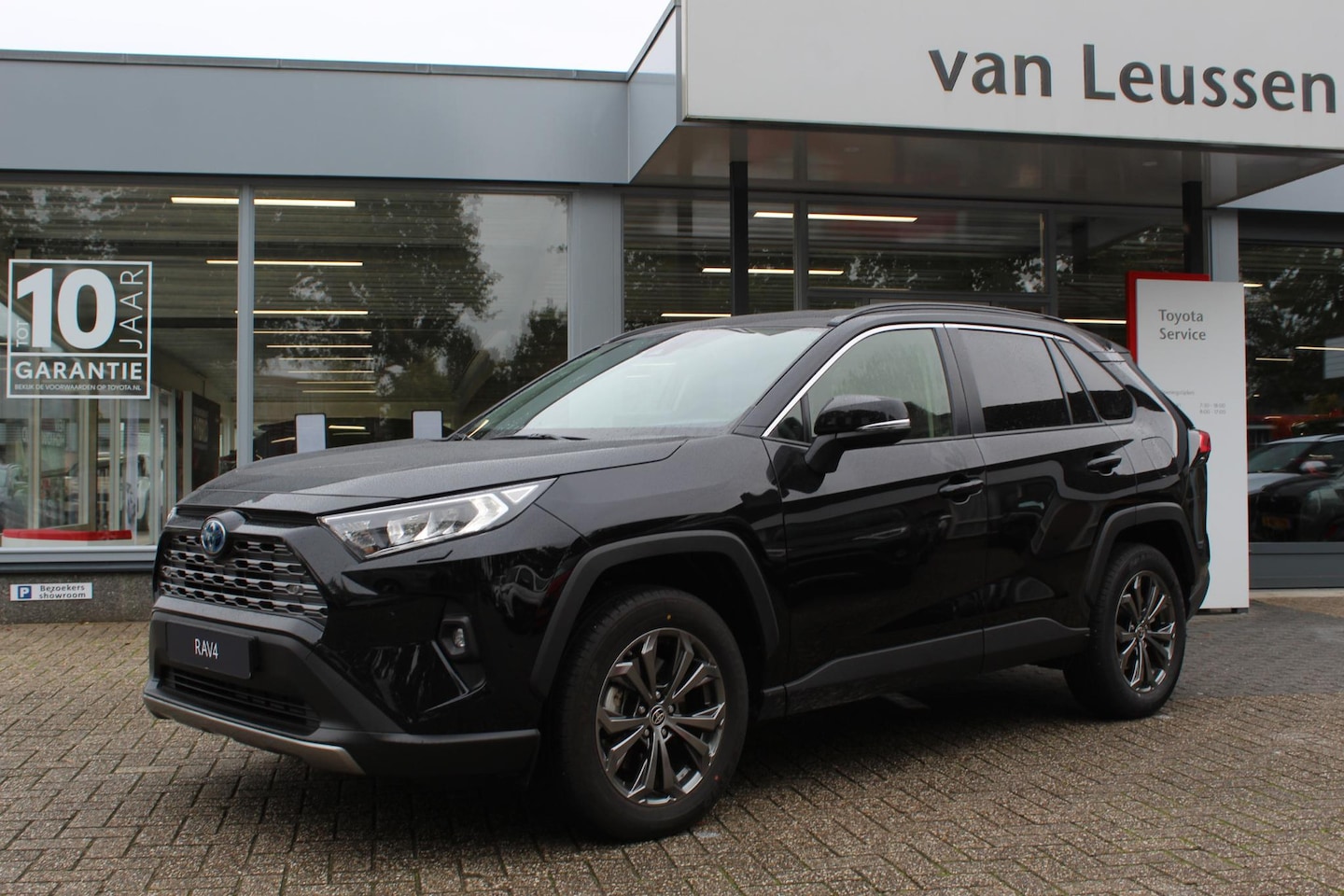 Toyota RAV4 - 2.5 Hybrid STYLE LED STUUR/VOORRUIT&STOELVERW. PRIVACY GLASS EL-STOEL KEYLESS APPLE/ANDROI - AutoWereld.nl