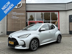 Toyota Yaris - 1.5 HYBRID DYNAMIC APPLE/ANDROID CLIMA AD-CRUISE KEYLESS CAMERA 16" LM-VELGEN NL-AUTO DEAL