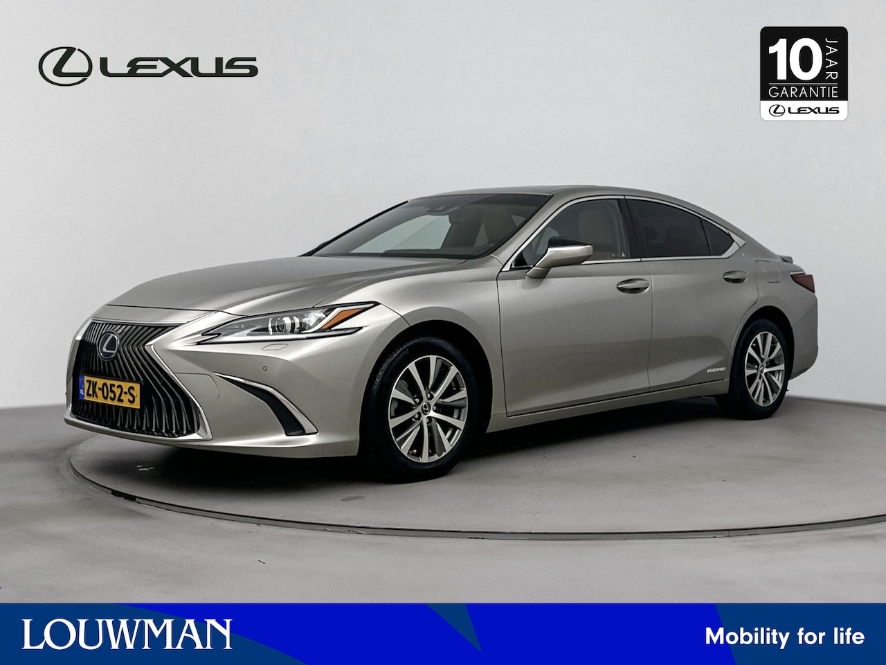 Lexus ES - 300h Business Line | Carplay | Adaptive Cruise Control | Parkeersensoren | - AutoWereld.nl