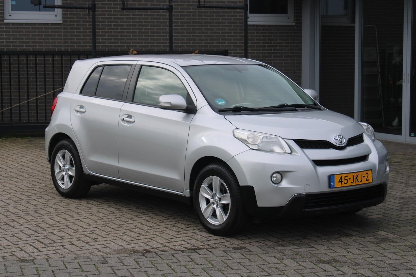 Toyota Urban Cruiser - 1.3 VVT-i Dynamic Clima/N.A.P. Nieuwe apk!! - AutoWereld.nl