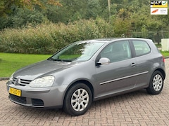 Volkswagen Golf - 1.6 Comfortline/AIRCO/CRUISE/NAVI