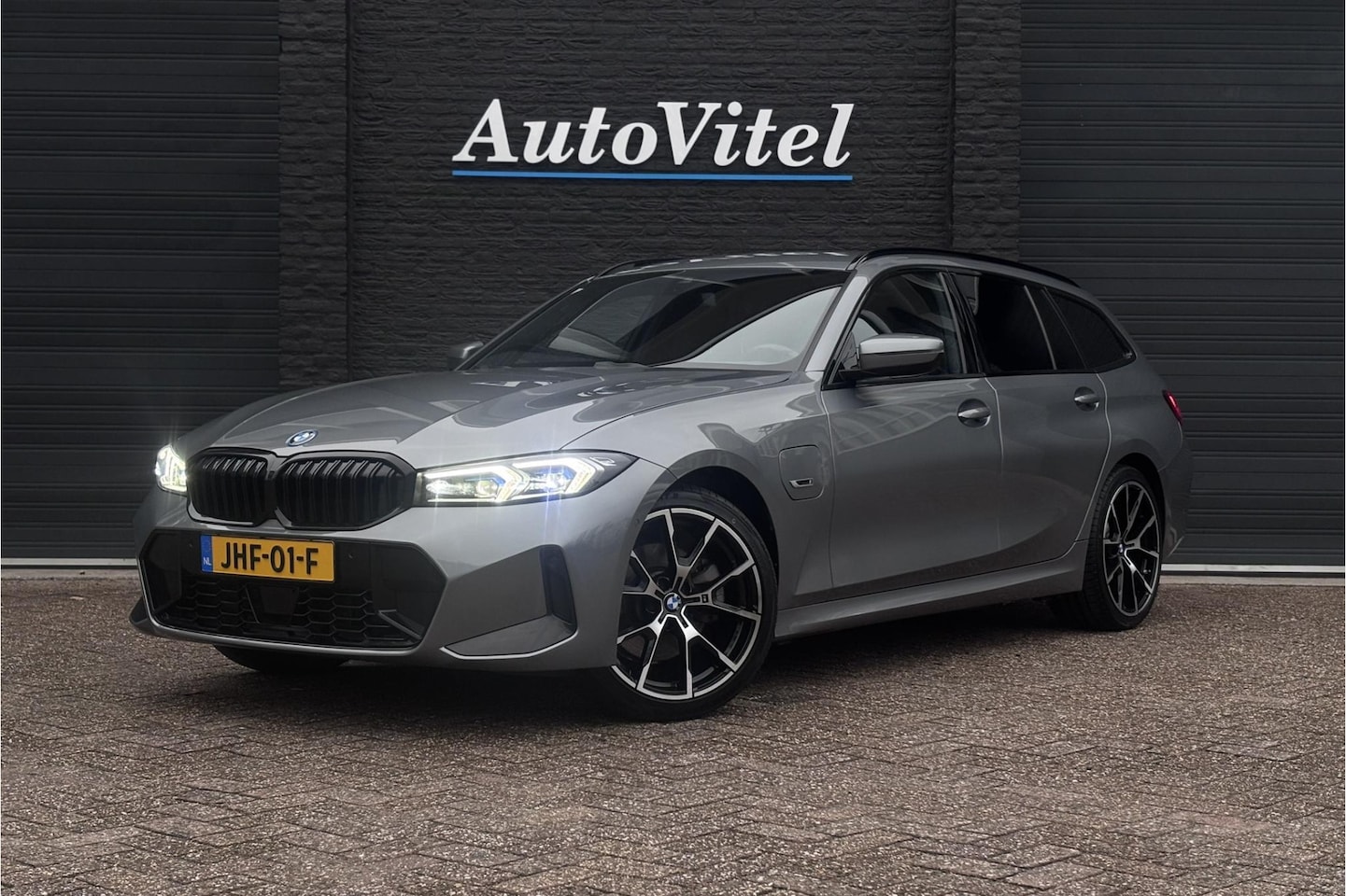 BMW 3-serie Touring - 330e M-sport LCI Facelift | Camera | Adaptive Cruise | Comfort Access | Fabrieksgarantie - AutoWereld.nl