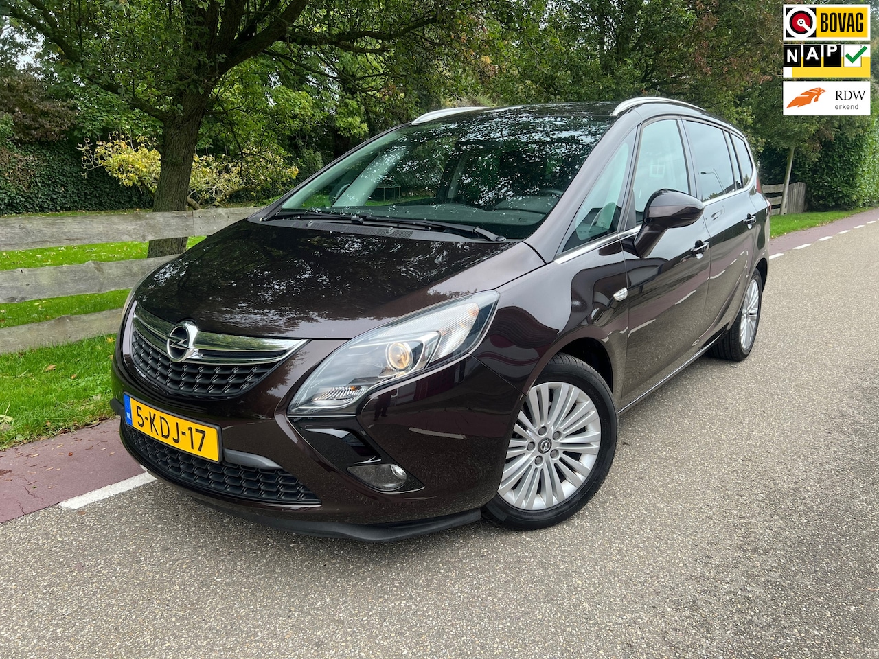 Opel Zafira Tourer - 1.4 Design Edition Airco. Trekhaak - AutoWereld.nl