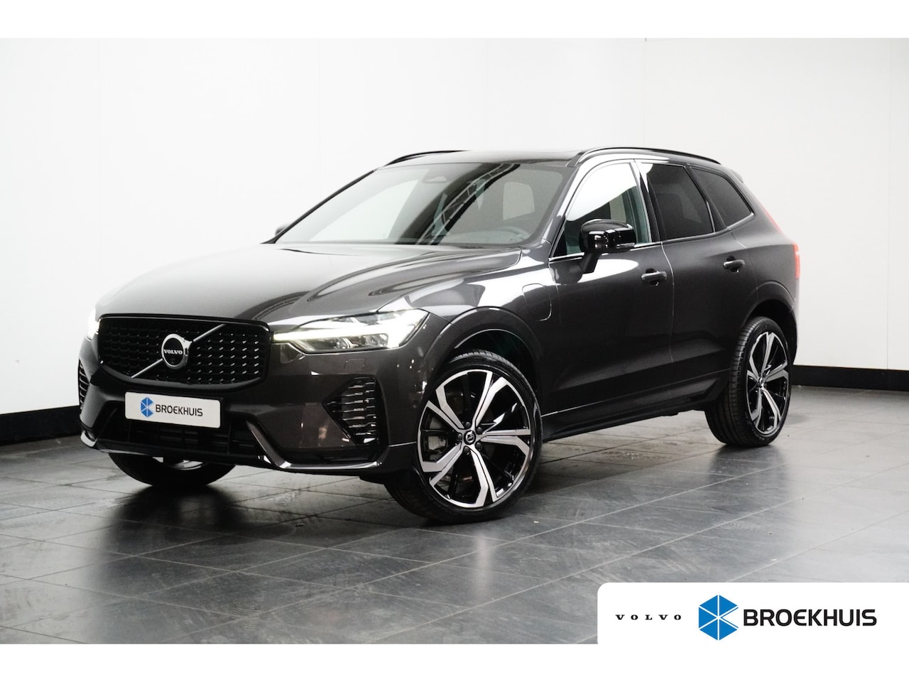 Volvo XC60 - T6 Plug-in hybrid AWD Plus Dark | Achterbank verwarmd | Alarmsysteem | Apple Carplay/Andro - AutoWereld.nl