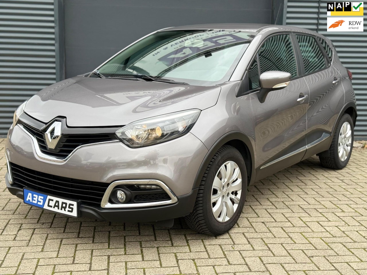 Renault Captur - 0.9 TCe Expression |CRUISE|AIRCO| + SET WINTERBANDEN - AutoWereld.nl