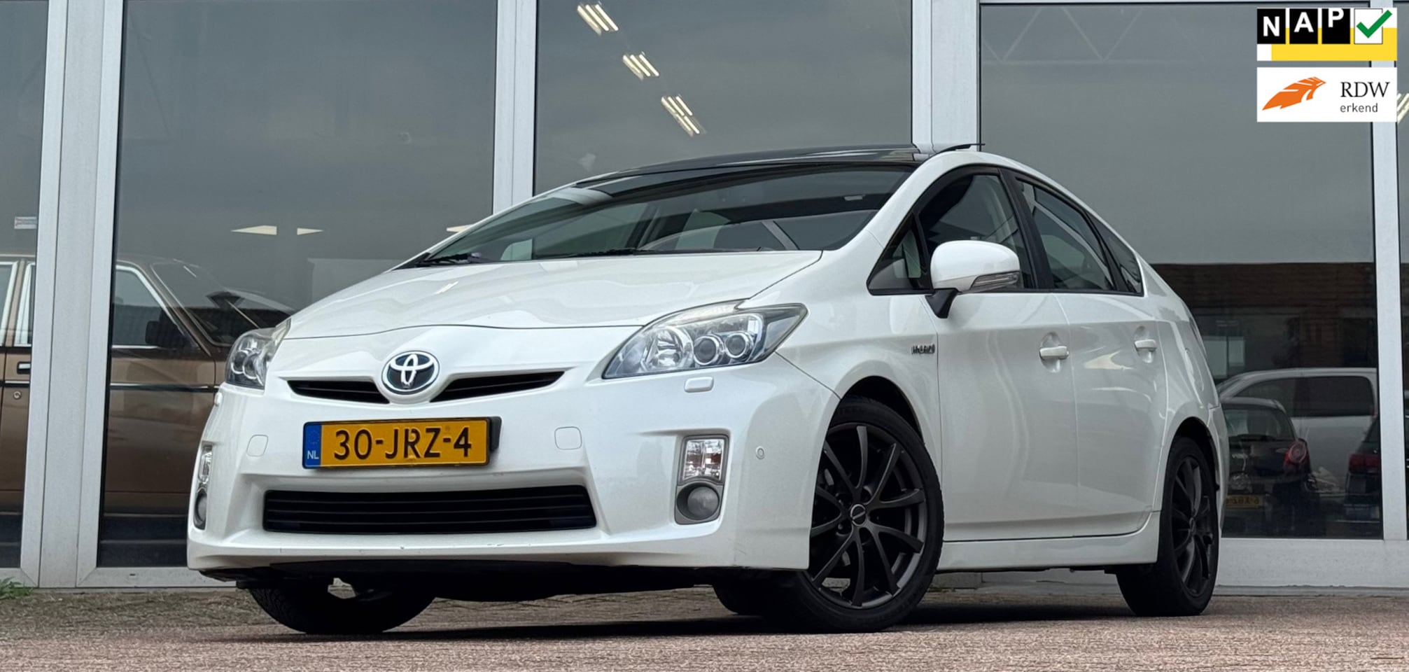 Toyota Prius - 1.8 Dynamic 2e Eigenaar Schuif/kanteldak achterruitrijcamera - AutoWereld.nl