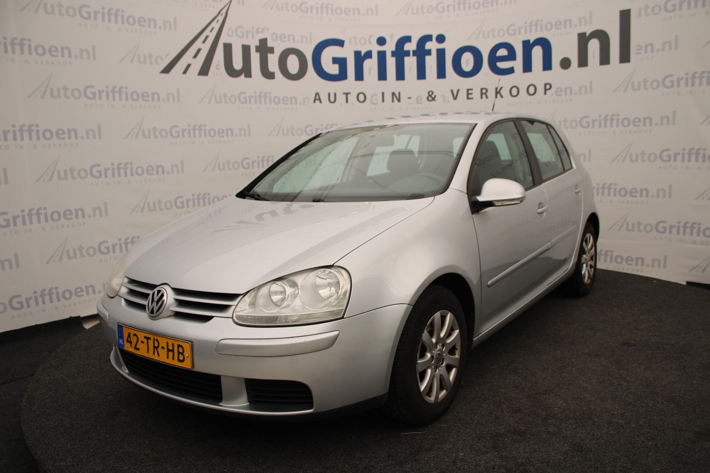 Volkswagen Golf - 1.6 FSI Optive 2 nette 5-deurs met airco - AutoWereld.nl