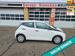 Toyota Aygo - 1.0 VVT-i x-fun Airco Bluetooth 5drs