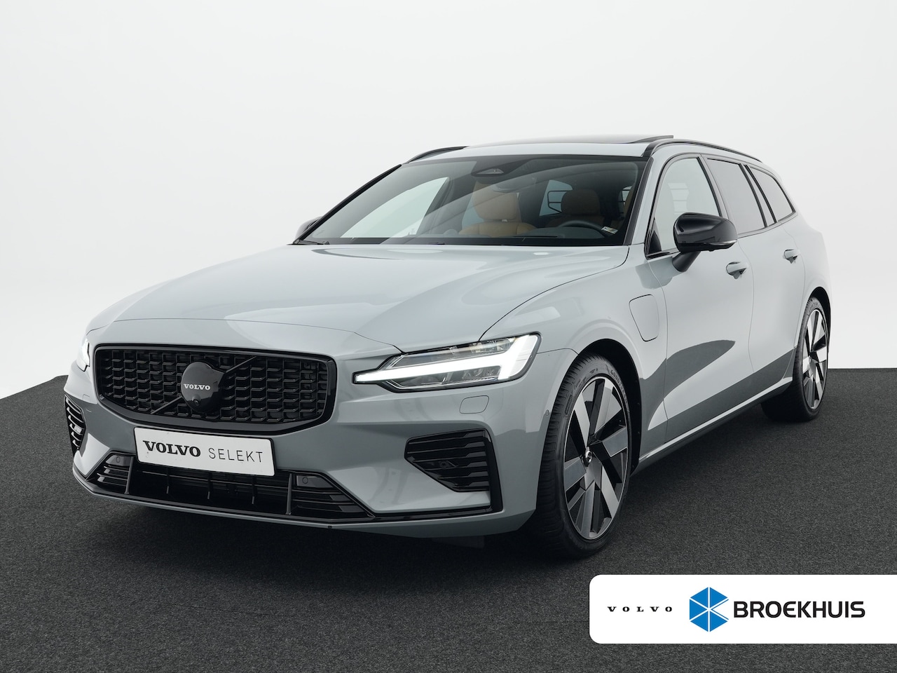 Volvo V60 - 2.0 T8 Plug-in hybrid AWD Ultra Dark | 455pk | Bowers & Wilkins | Stoelventilatie + massag - AutoWereld.nl