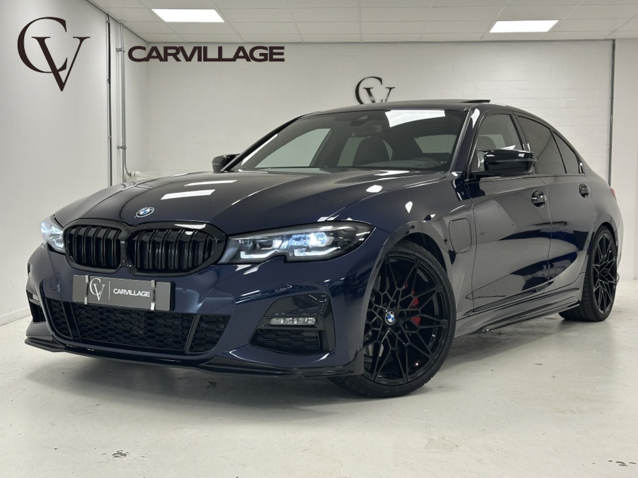BMW 3-serie - 330e M-Sport | Tansanitblau | Schuif/kanteldak | Memory | - AutoWereld.nl