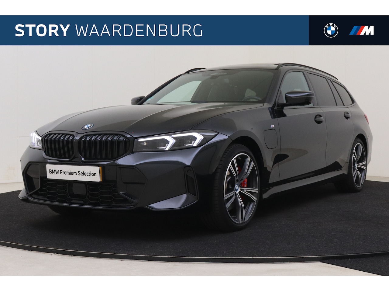 BMW 3-serie Touring - 320e M Sport Automaat / Panoramadak / Adaptieve LED / Sportstoelen / Parking Assistant / D - AutoWereld.nl