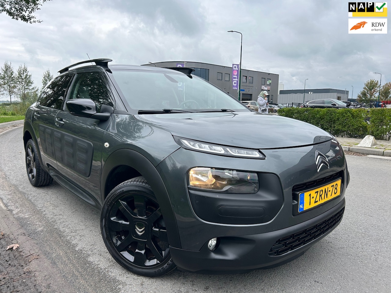 Citroën C4 Cactus - 1.2 e-VTi BJ 2015 AUTOMAAT/PANO/AIRCO/MET 18 INCH ZEER NETJES !!! - AutoWereld.nl
