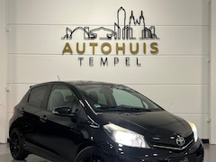 Toyota Yaris - 1.3 VVT-i Dynamic Automaat Airco Panoramadak Keyless Entry Camera Stoelverwarming Trekhaak