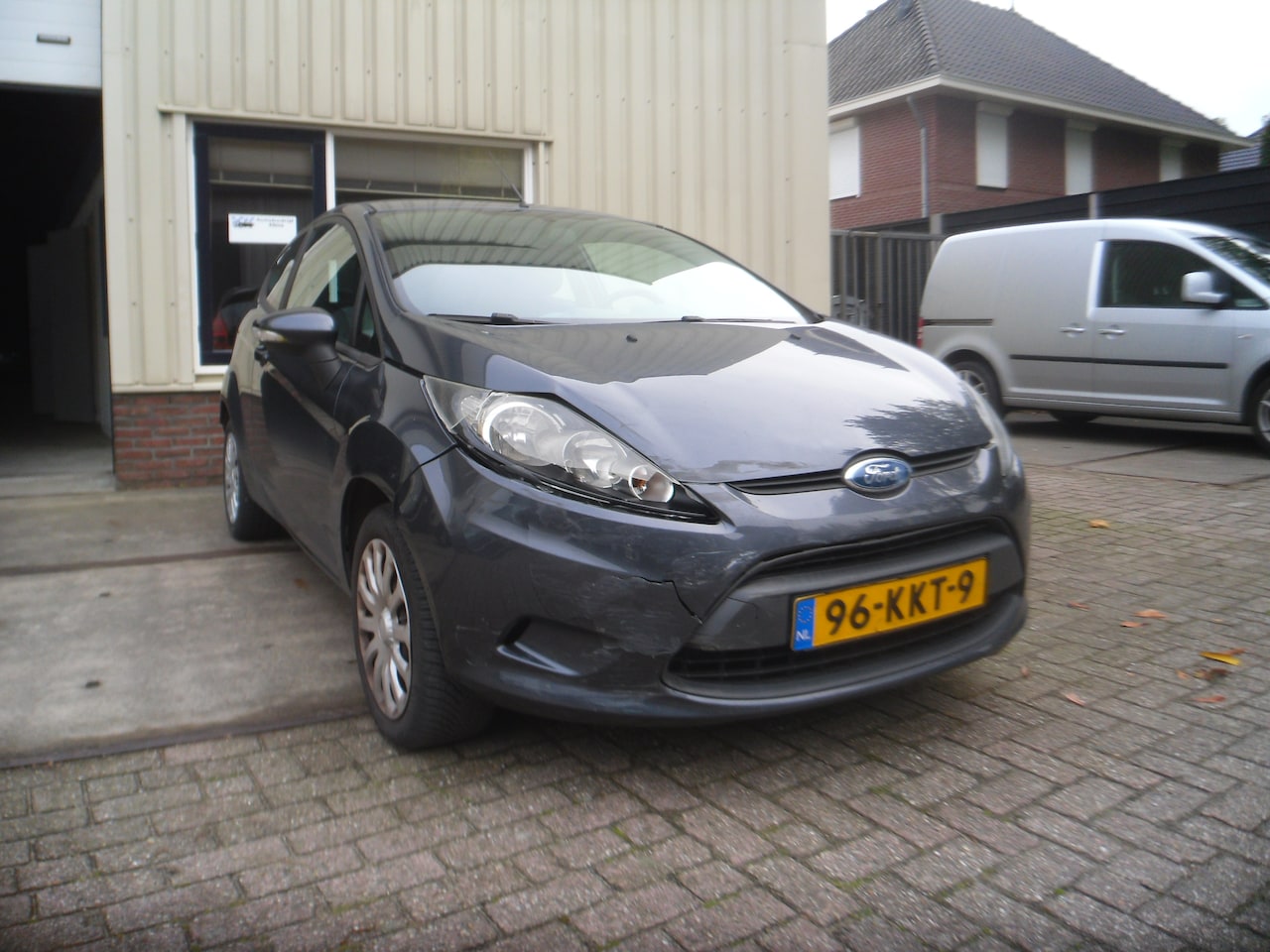 Ford Fiesta - 1.25 Limited Schade rechter voorkant zie foto's - AutoWereld.nl