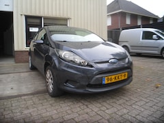 Ford Fiesta - 1.25 Limited BJ 2010 Schade rechter voorkant zie foto's