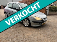 Peugeot 206 - 1.4 XR 5deurs met nieuwe apk