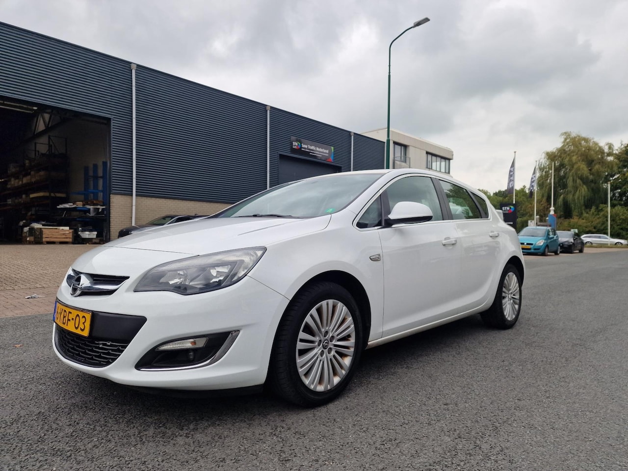 Opel Astra - 1.4 Design Edition CRUISE 2 X SLEUTELS - AutoWereld.nl