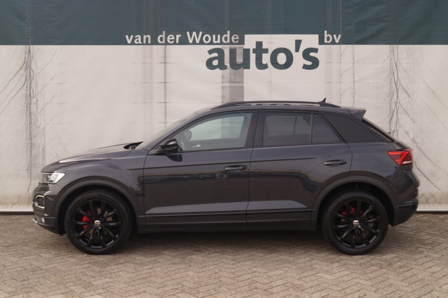 Volkswagen T-Roc - 1.5 TSI 150pk DSG Sport Black Style -LED-DIGI-ECC- - AutoWereld.nl