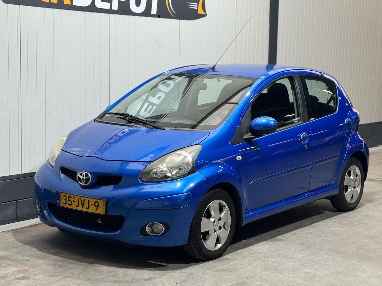 Toyota Aygo - 1.0-12V Dynamic Blue 1.0-12V Dynamic Blue - AutoWereld.nl