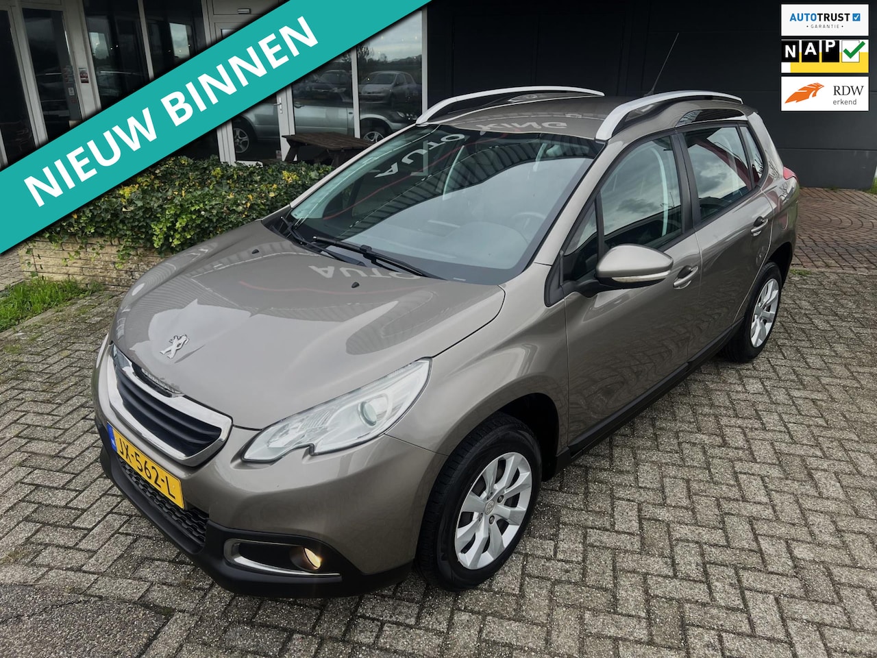 Peugeot 2008 - 1.2 PureTech Blue Lion AC/CRUIS/NAV/LED/PDC APK+NAP - AutoWereld.nl