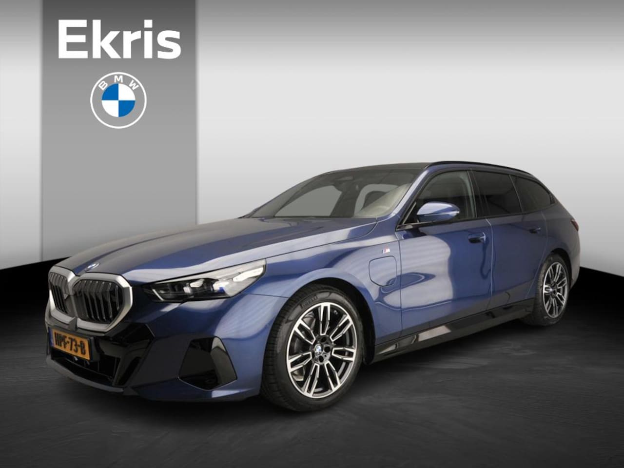 BMW 5-serie Touring - 530e | M-Sportpakket | LED | Navigatie | Active cruise | Trekhaak | Schuifdak | DAB | HArm - AutoWereld.nl