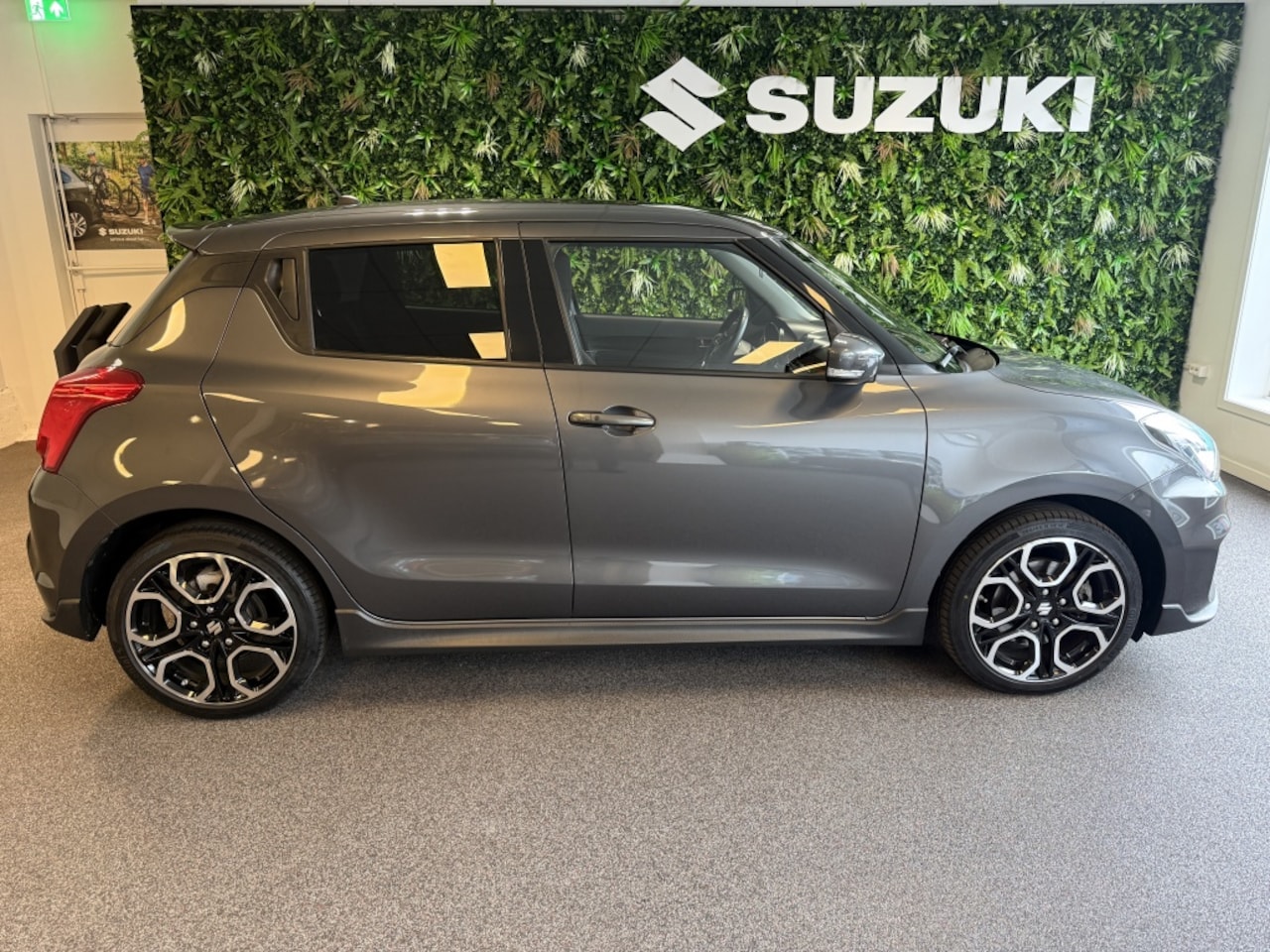 Suzuki Swift - Clima LMV CC Navi PDC 1.4 Turbo Sport SmartHybrid 1e eig. Schadevrij NL auto - AutoWereld.nl