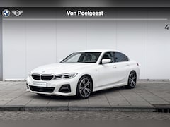 BMW 3-serie - Sedan 320i High Executive M-Sport / Head Up Display / Getinte Ramen / Active Cruise Contro