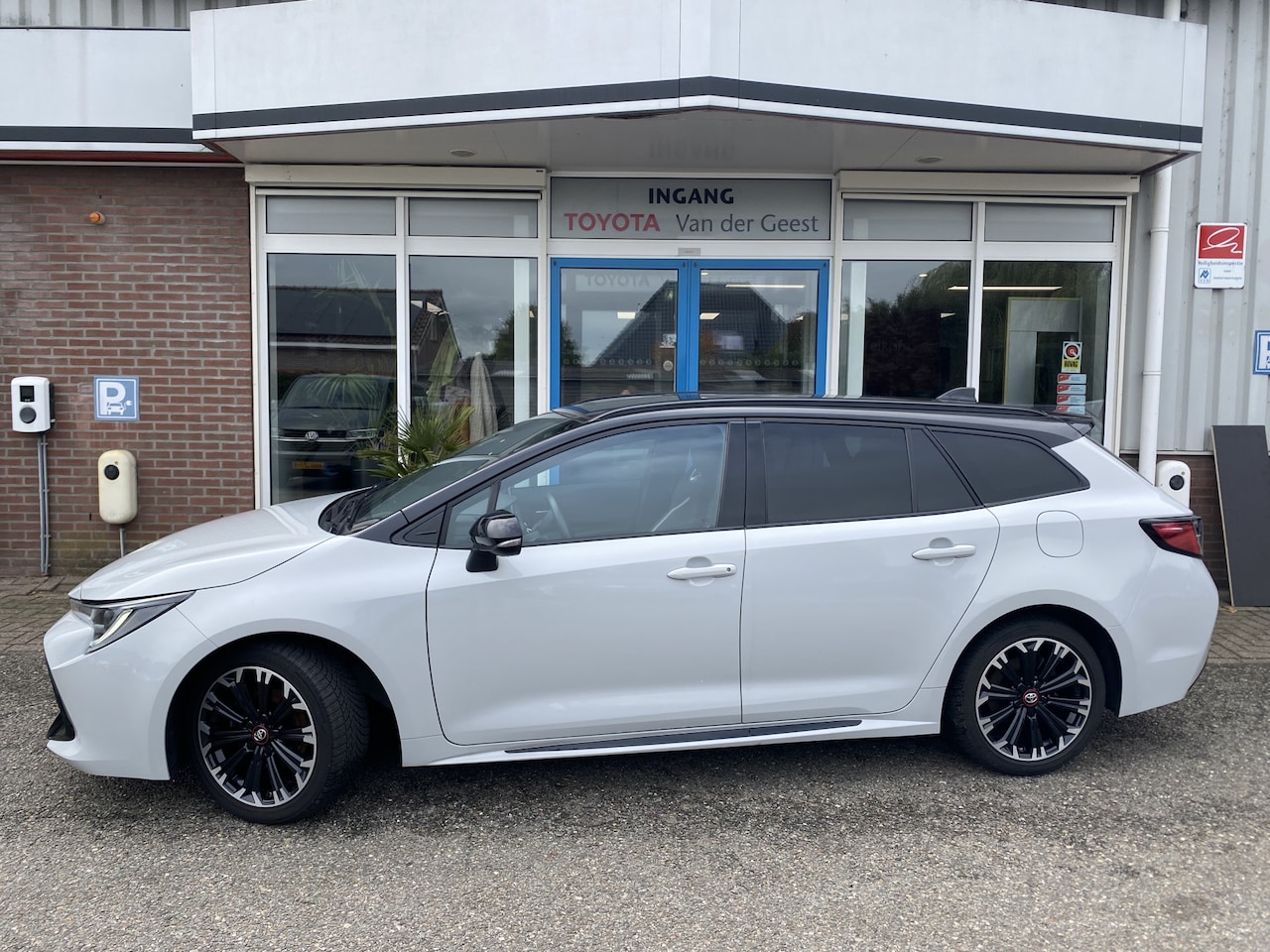 Toyota Corolla Touring Sports - 1.8 Hybrid GR Sport 1.8 Hybrid GR-Sport - AutoWereld.nl