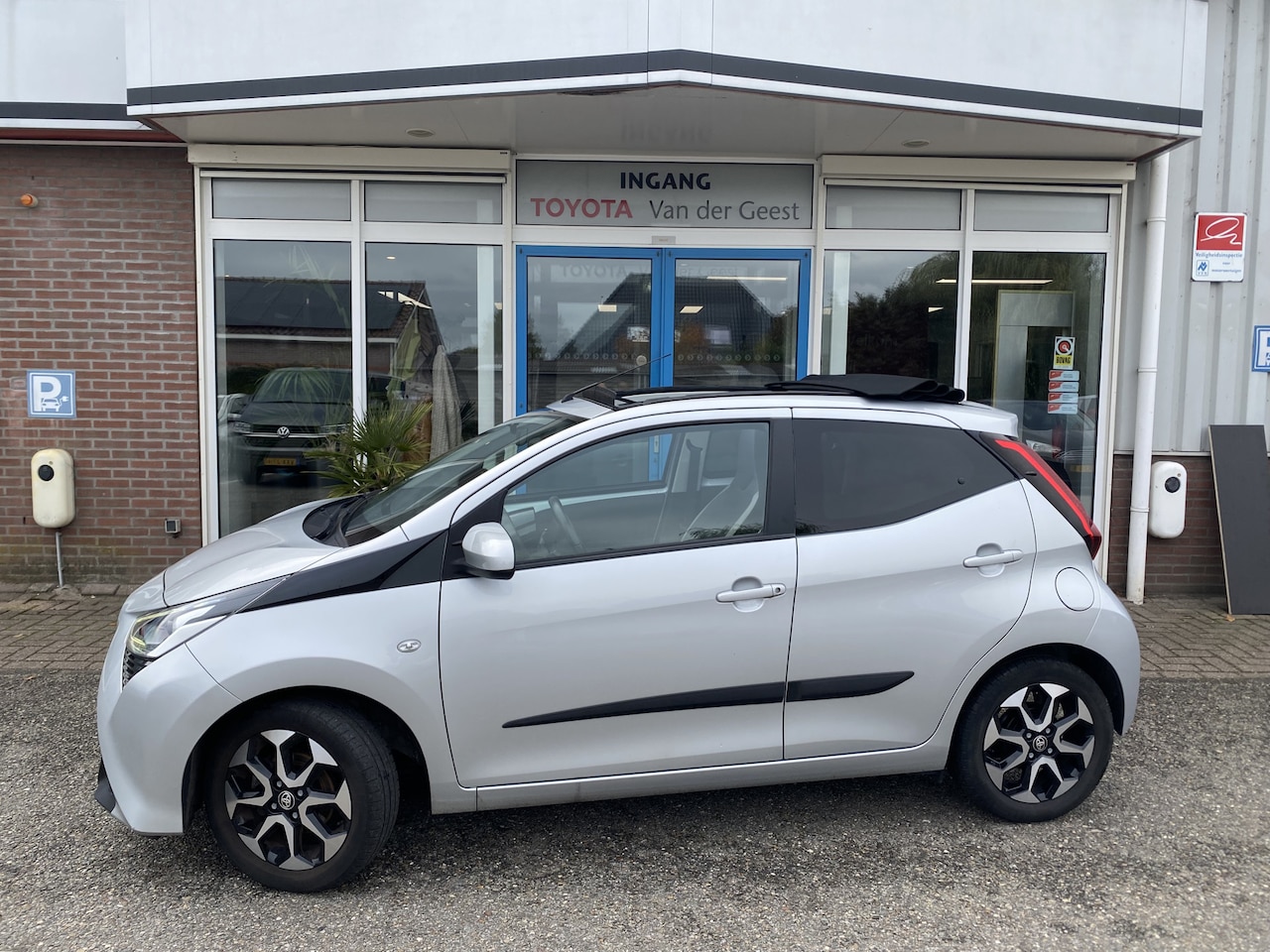 Toyota Aygo - 1.0 VVT-i x-joy | Cabriodak | Carplay - AutoWereld.nl