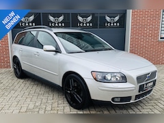 Volvo V50 - 2.4 Summum NAVI TREKHAAK 2e eigenaar