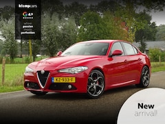 Alfa Romeo Giulia - 2.0T | 310PK | Rosso | Cloverleafs | Verlaagd | Zeer netjes