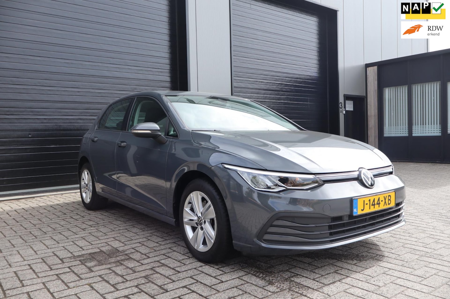 Volkswagen Golf - 1.0 TSI PDC | VIRTUAL COCKPIT | NAVI|APPLE CARPLAY | LIM CRUISE| BTW | 1E EIG - AutoWereld.nl