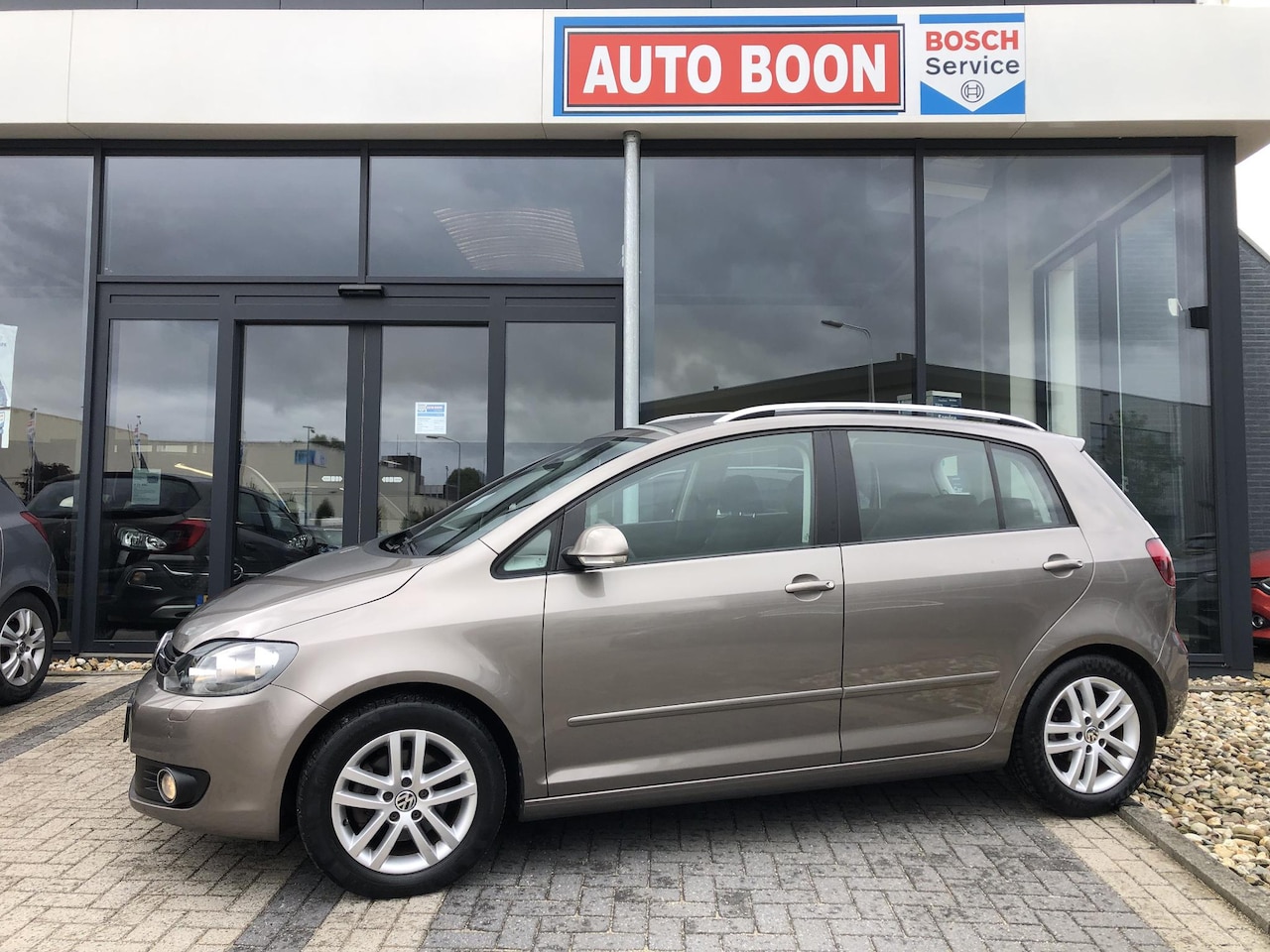 Volkswagen Golf Plus - 1.4 TSI Highline AUTOMAAT 122PK CLIMA/2XPDC/LMV/ TREKHAAK/SPORTSTOELEN.ALCANT./DAKRAILS/ - - AutoWereld.nl