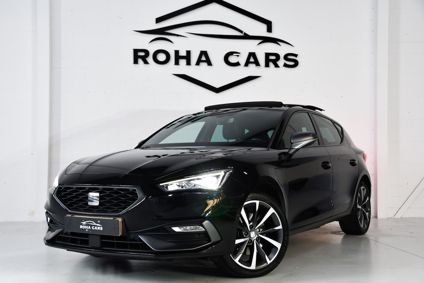 SEAT Leon - 1.4 TSI eHybrid PHEV Pano FR Business Intense - AutoWereld.nl