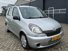 Toyota Yaris Verso - 1.3-16V VVT-i Luna