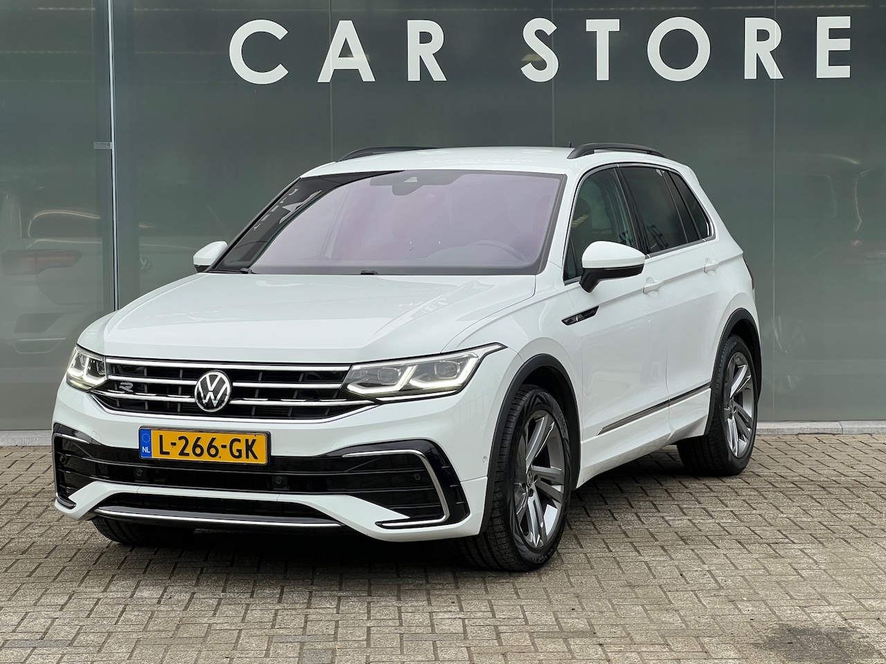 Volkswagen Tiguan - 1.5 TSI R-Line Business+ Trekhaak Harman Kardon - AutoWereld.nl