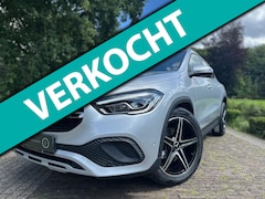 Mercedes-Benz GLA-Klasse - 200 | Camera | Leder | Dealer Onderhouden |