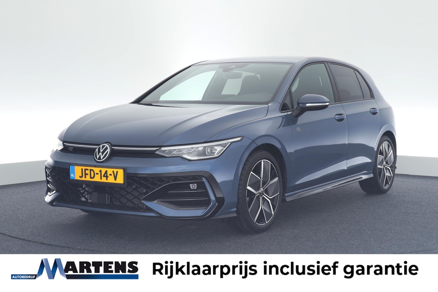 Volkswagen Golf - 8.5 1.5 eTSI 150pk DSG R-Line Edition Trekhaak Camera Keyless Virtual Cockpit Carplay - AutoWereld.nl